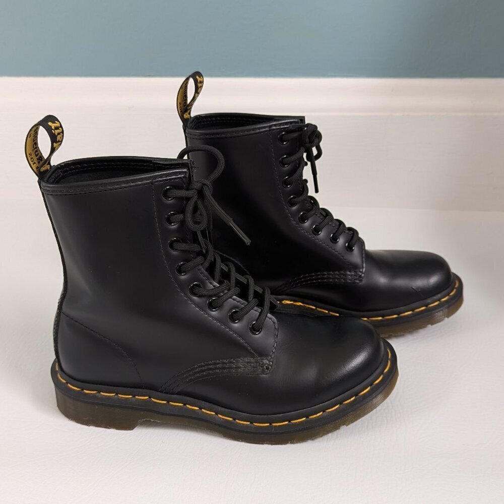 NEW Dr. Marten's 1460 Women's Smooth Black Leather Boots Size US 6
